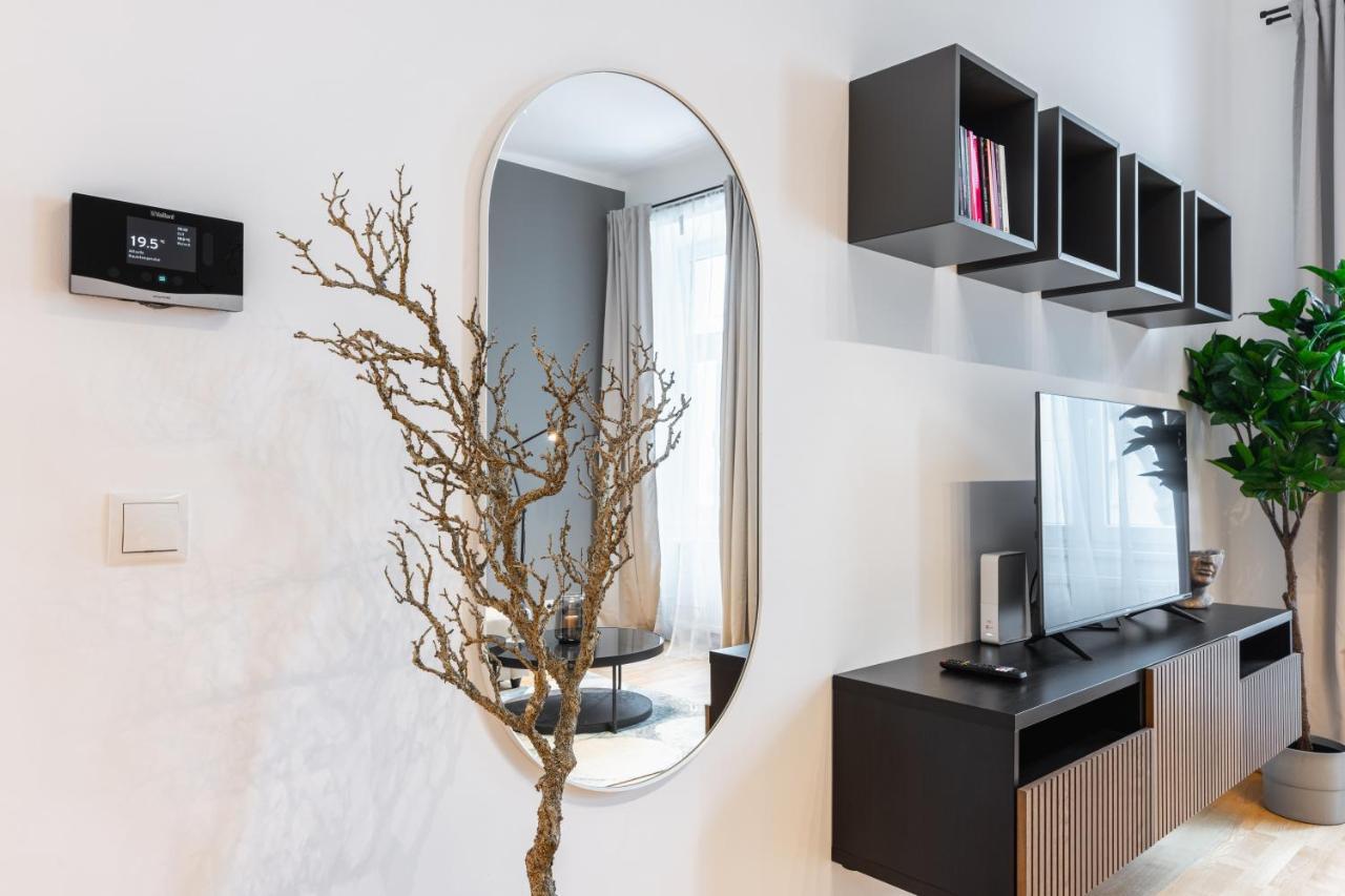 Trendy Apt With - Smart Tv, Coffee Machine In Meidling Wien Exteriör bild