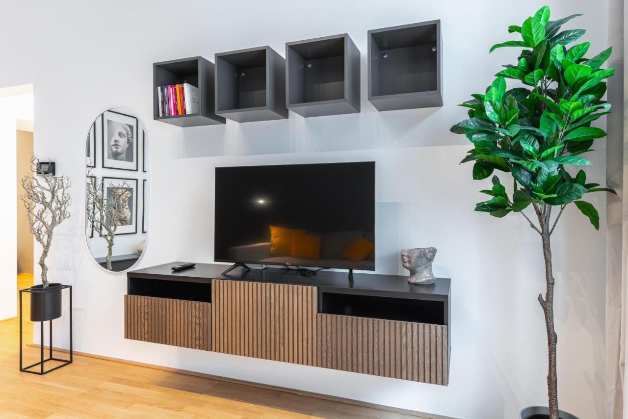 Trendy Apt With - Smart Tv, Coffee Machine In Meidling Wien Exteriör bild